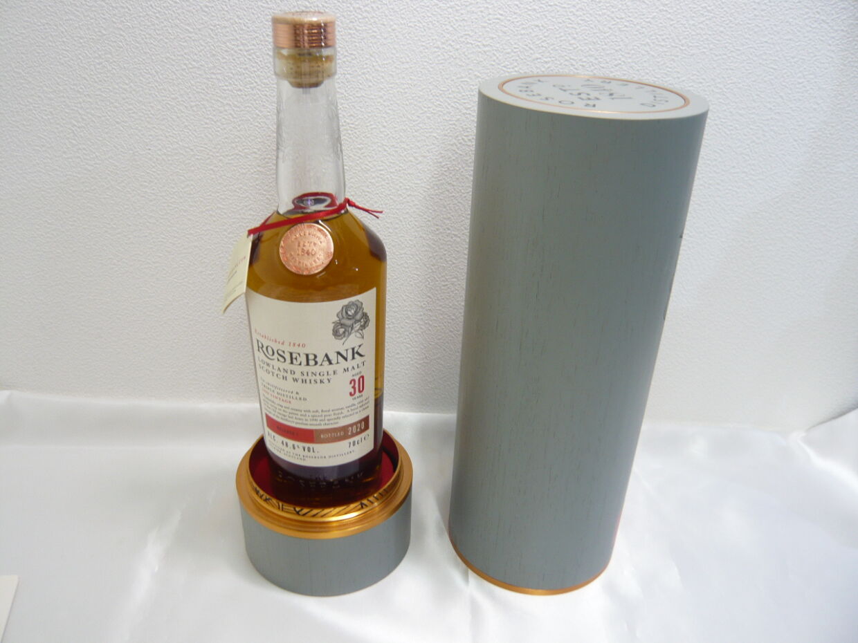 ROSEBANK ローズバンク 30年 700ml 世界4350本限定 48.6% ウイスキー – キングラム