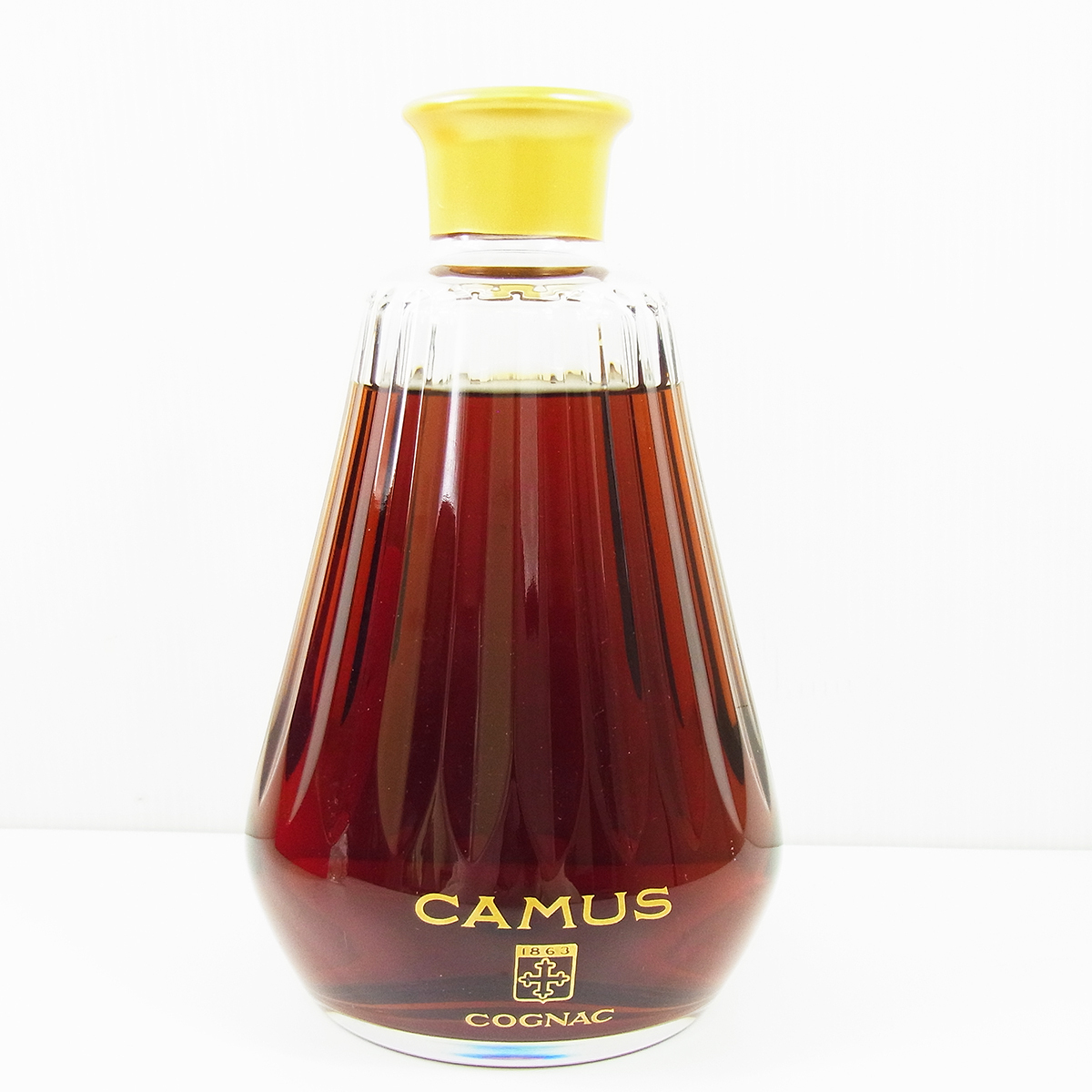 CAMUS カミュ カラフェ バカラ クリスタルボトル 替え栓 箱付き ブランデー コニャック 40% 700ml 洋酒 古酒 未開栓 – キングラム