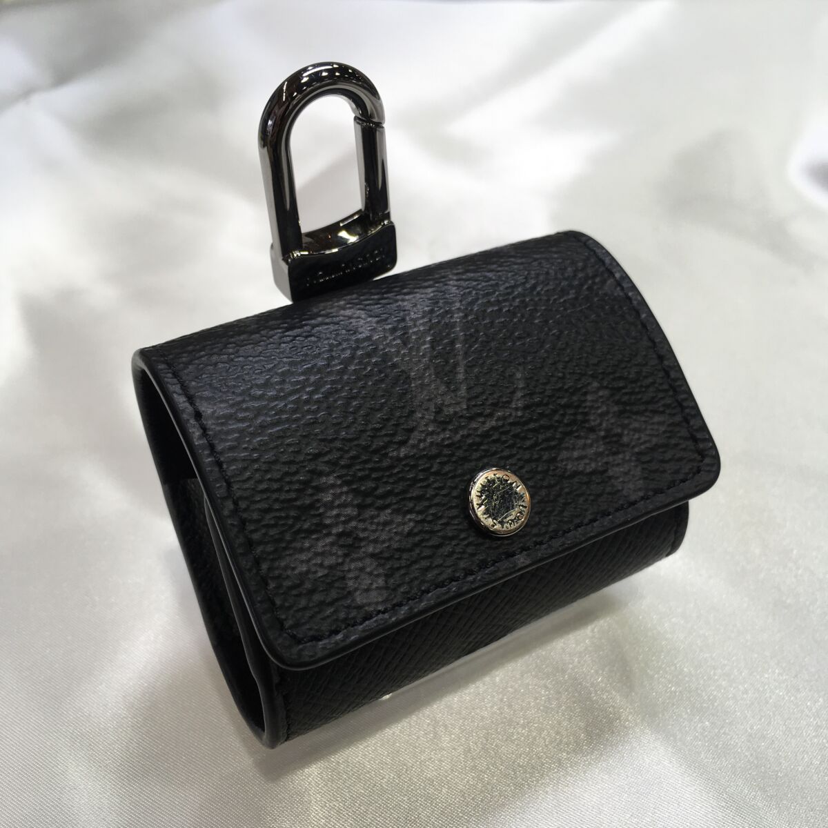 LOUIS VUITTON - LOUIS VUITTON ルイヴィトン イヤホンケース