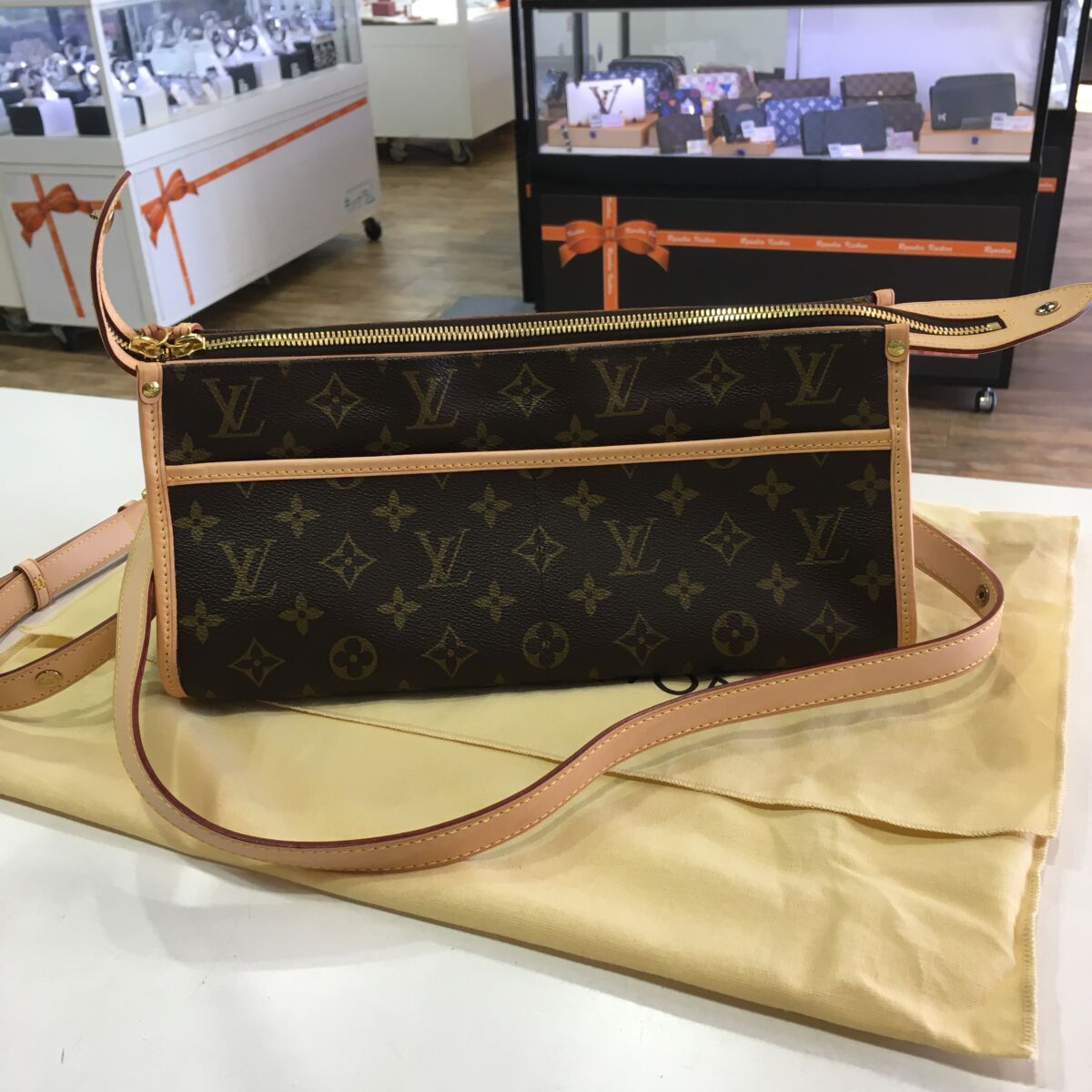 ルイ・ヴィトン LOUIS VUITTON モノグラム ポパンクール ロン M40008 ブラウン PVC ショルダーバッグ – キングラム