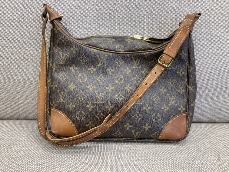 ルイヴィトン ハート型コインケース ヴェルニポルトモネクール イエロー