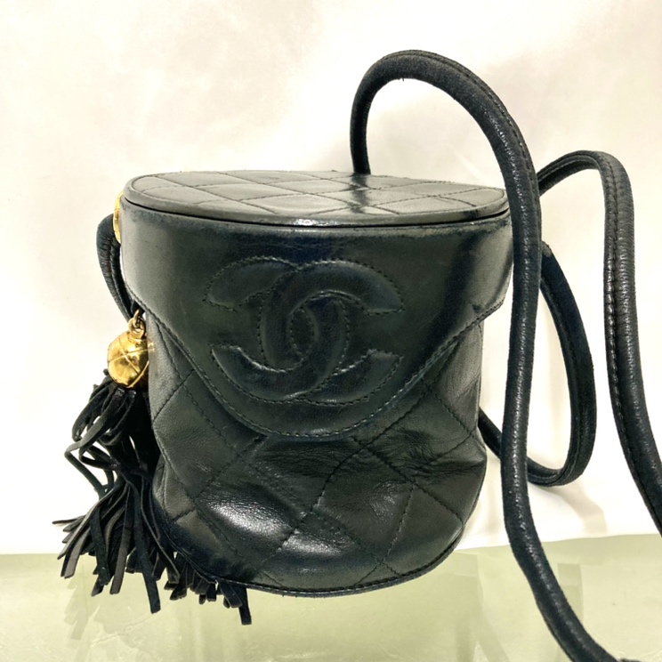 CHANEL 筒型ショルダー VIPギフト ブラック IMG_3116-1.jpeg
