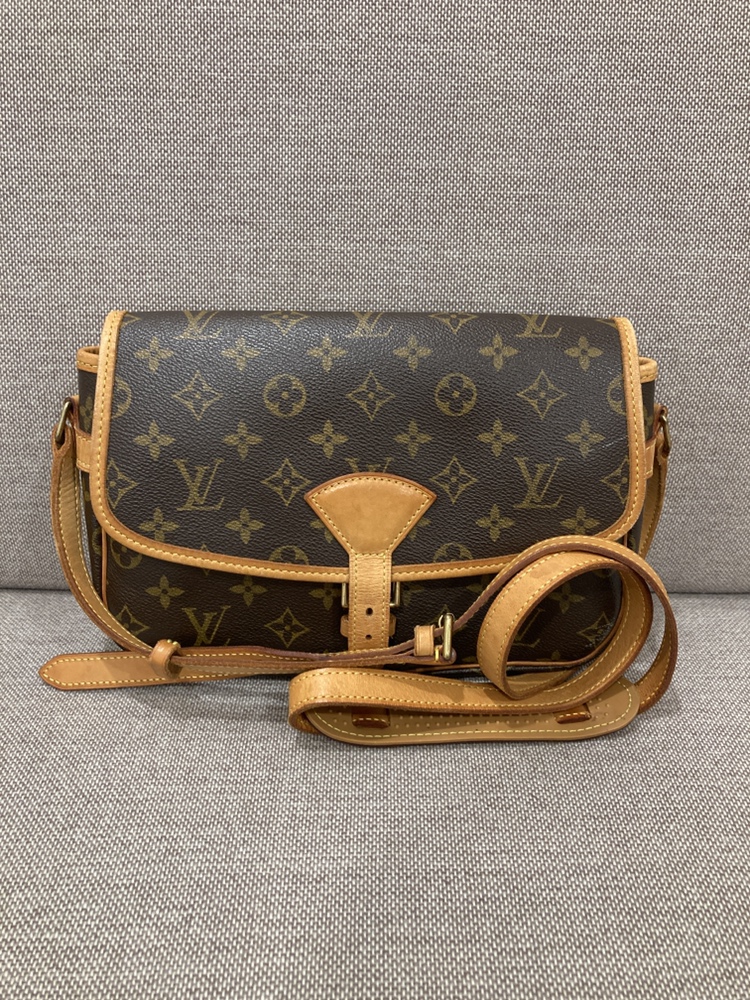 値下げ中　程度良好 ヴィトン　モノグラム　M42250　ソローニュ　ショルダー 楽天市場】LOUIS VUITTON ルイヴィトン モノグラム ソローニュ