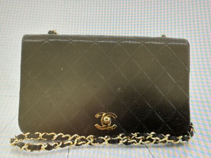 B12527AE-5263-437C-B16D-F67EC1A41CBA