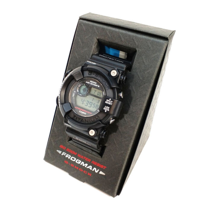時計 CASIO G-SHOCK FROGMAN DW-8200 DW-8200-1A 2代目フロッグマン レッドロゴ ファーストモデル – G