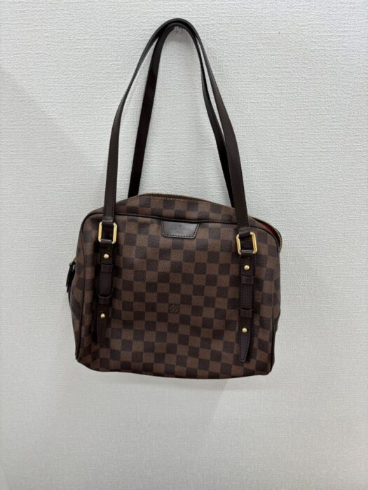 B98FFA80-A62E-470F-B0C2-BB7F51EC25D8