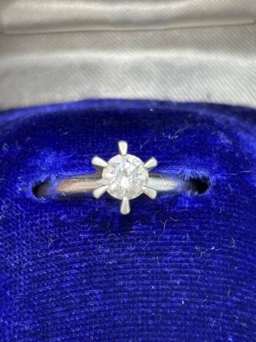 61E9C315-7B62-461A-B25C-D123DBCFA370