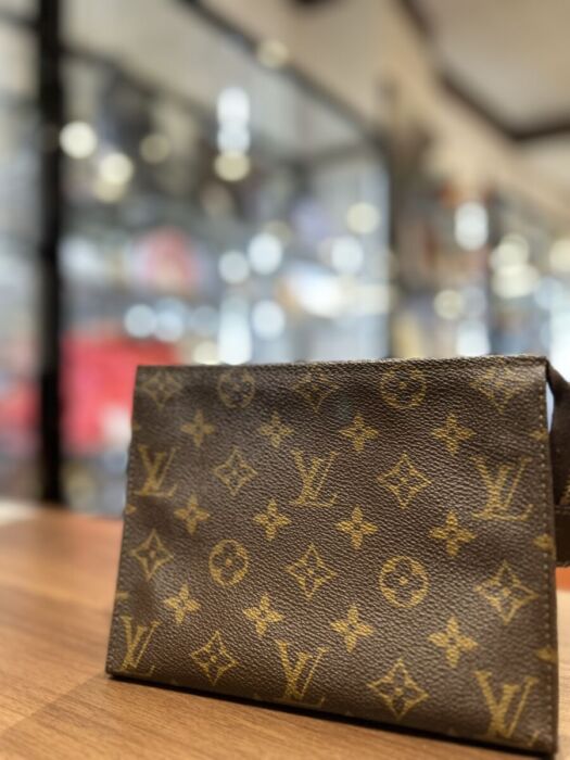 S*E様 LOUIS VUITTON ルイヴィトン モノグラム ポシェット トワ ルイ・ヴィトン モノグラム ポシェットトワレ19 – キングラム