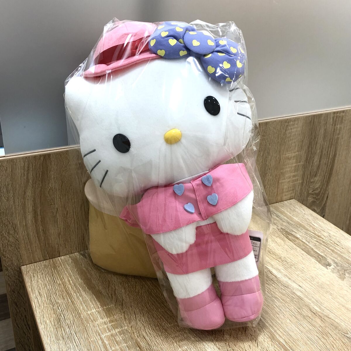 百貨店オリジナル ハローキティ ぬいぐるみ – キングラム