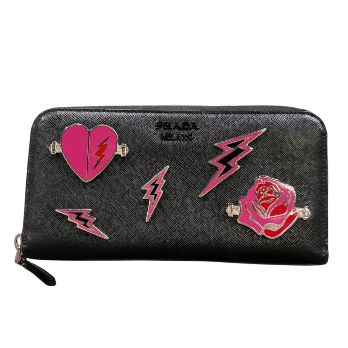 プラダ　メタルローズハート　8,000円