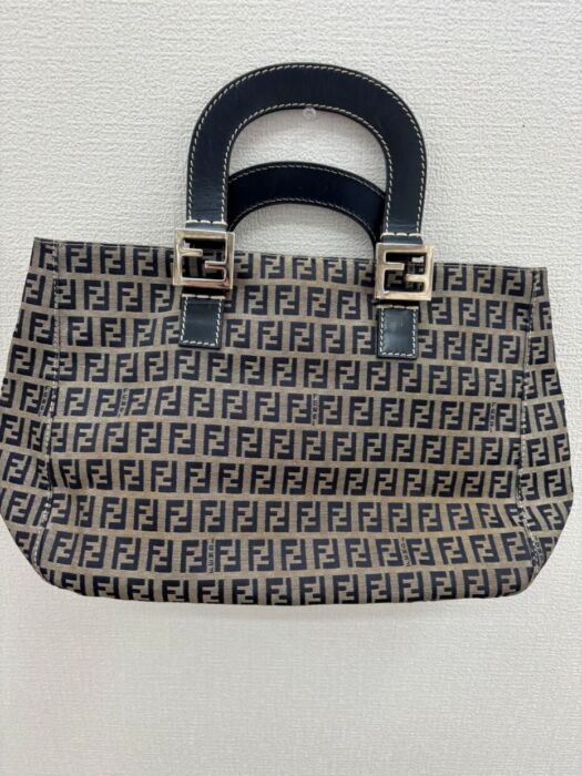 58EAF6AB-BBF2-47C0-A03A-891E4CC0D7A2