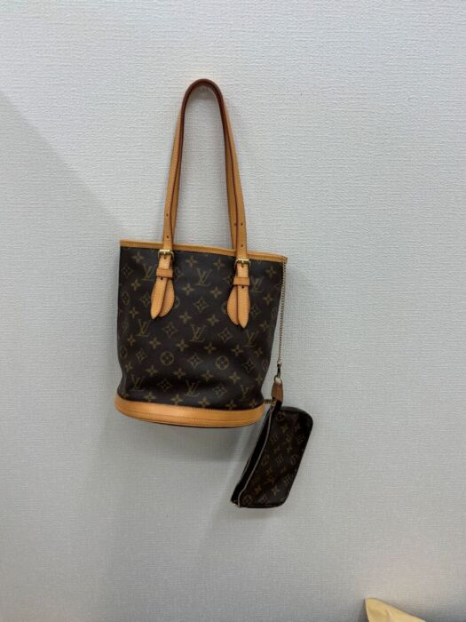 D23BC21C-6A2B-47E8-BFA9-275EFE918E07