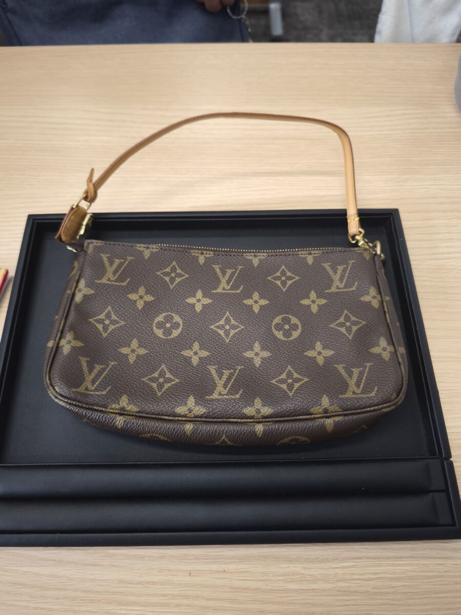 LOUIS VUITTON モノグラム M51980 ポシェットアクセソワール LOUIS VUITTONモノグラムM51980 ポシェットアクセソワール