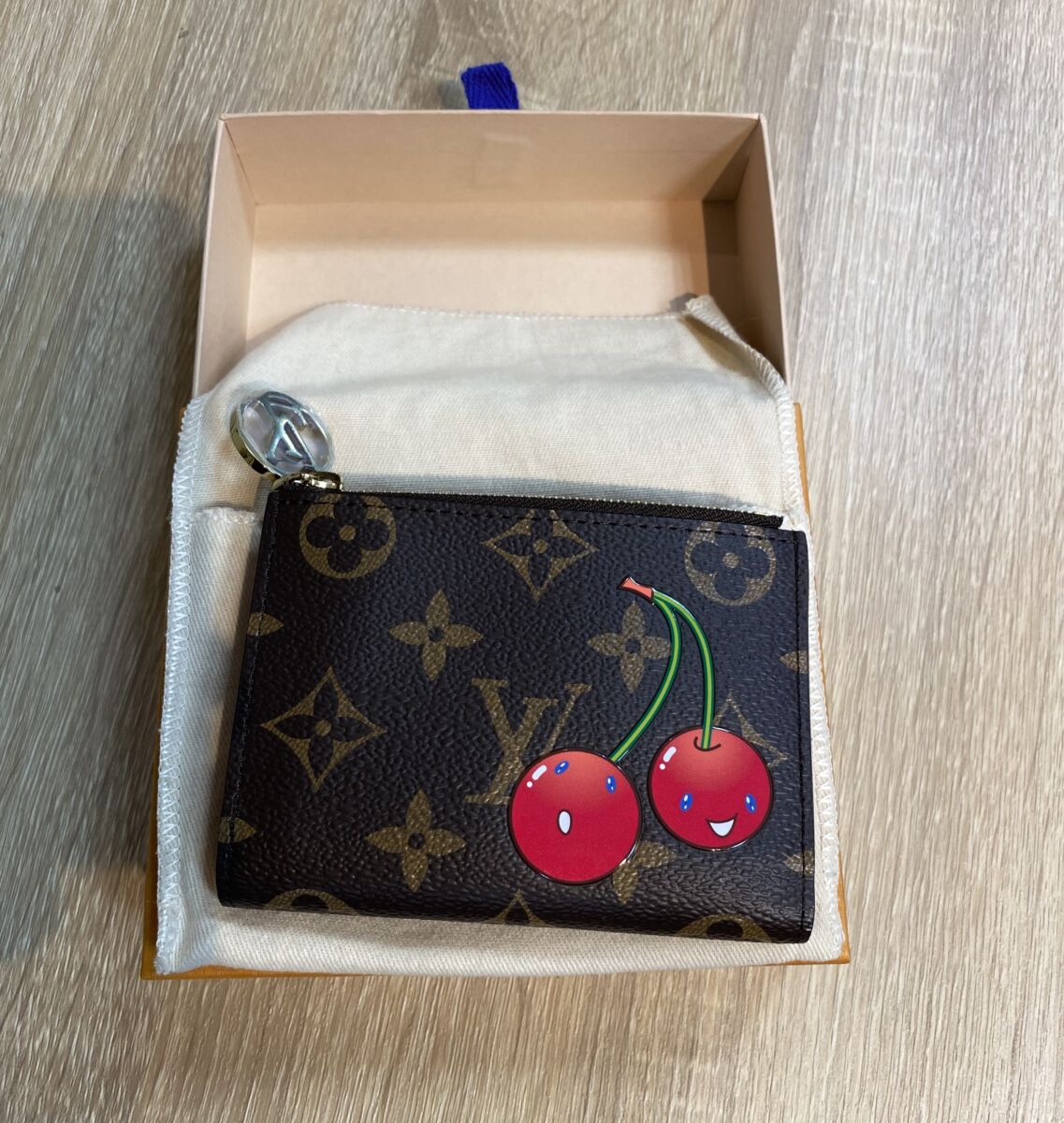 LOUIS VUITTON ルイヴィトン モノグラムチェリー 財布美品 – キングラム