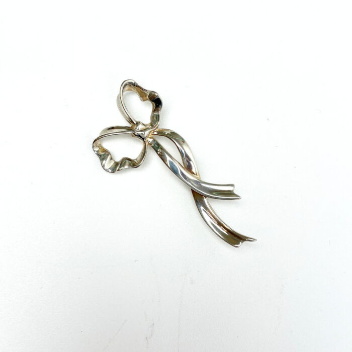 tiffany ノットリボンデザイン 925SILVER ブローチ TIFFANY ティファニー リボン ブローチ ラージ シルバー Ag925｜Yahoo