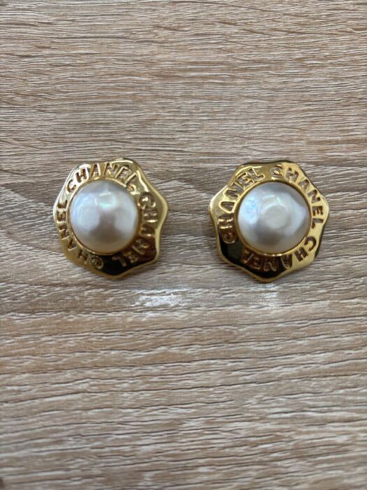 C641BBC9-2E6E-44D7-8521-864A7A0C981E