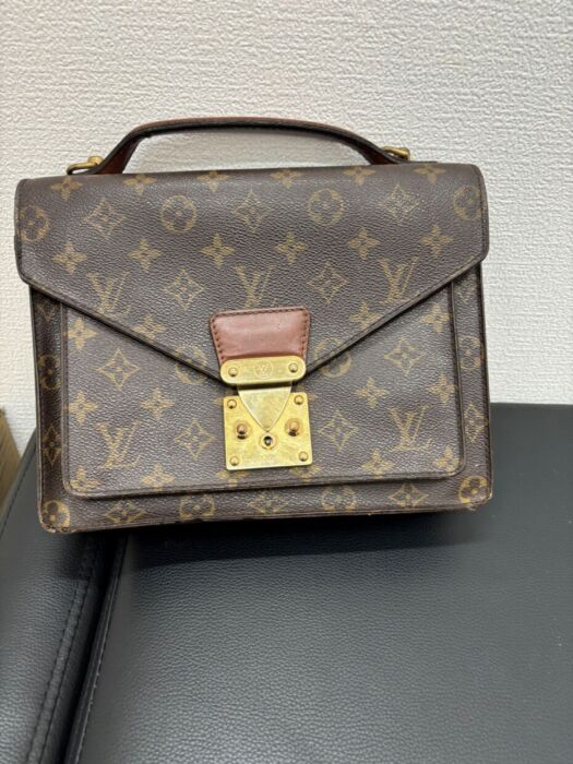 D2C67D05-0749-4656-9797-D25D95A4BD1B