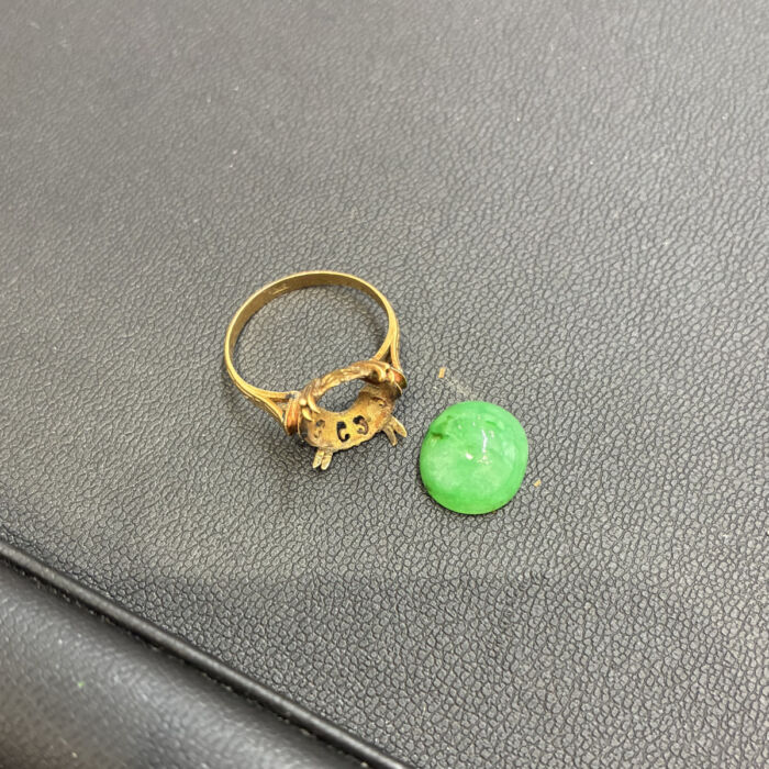 石が取れてしまった金の指輪 買20000