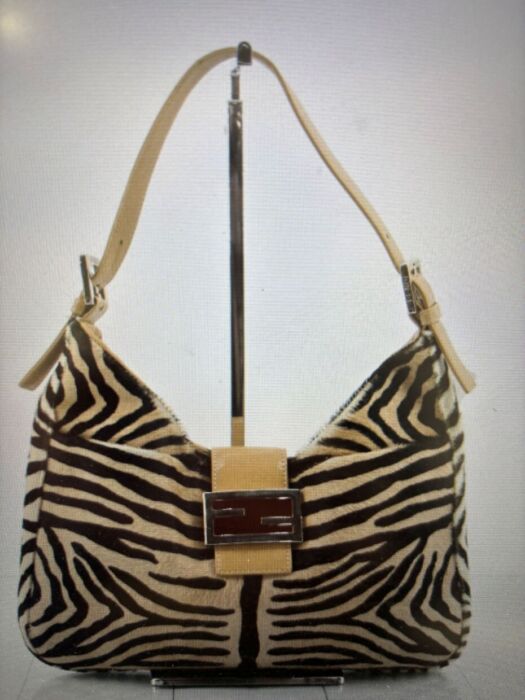 DBD148EE-154C-4B1F-839D-A86F2ECB33AE