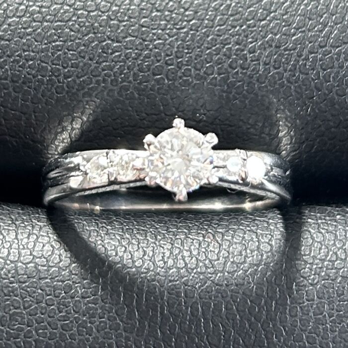 fcbbc765ea55f36bfd7343bf3db9ecc2