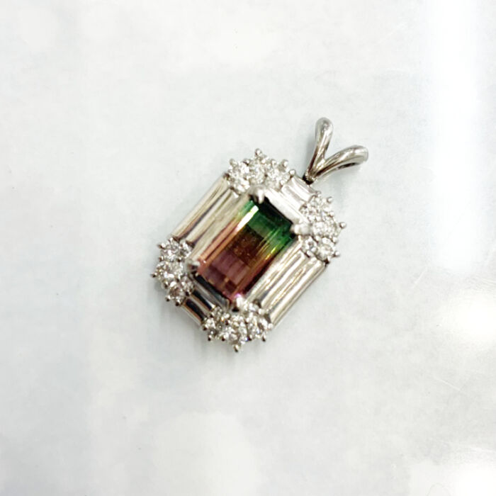 Pt900 トルマリン ペンダントトップ T1.75ct MD0.59ct 買40000