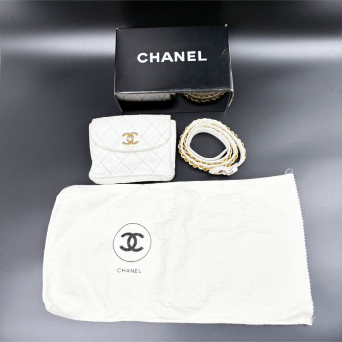 シャネル ビコローレ ウエストポーチ ホワイト系 レザー ココマーク ターンロック ベルト 鞄 かばん ヴィンテージ CHANEL 買20000