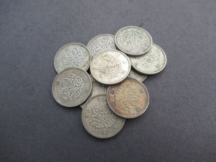 100円 7000
