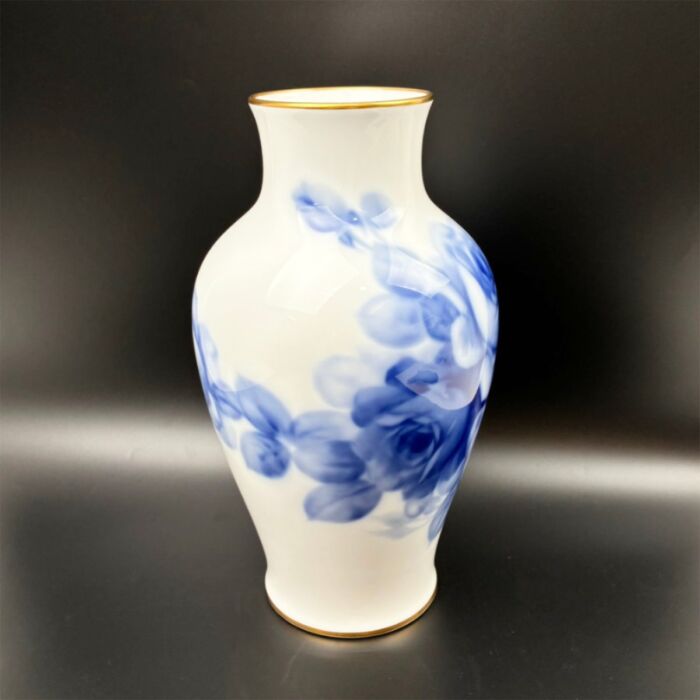 大倉陶園 ブルーローズ 花瓶 高さ約36.0cm インテリア 花生 花入 花器 バラ 薔薇 花 金彩 陶器 フラワーベース 壺 OKURA 買1000