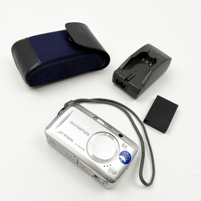オリンパス μ-40 ミュー40 DIGITAL コンパクトデジタルカメラ シルバー系 通電未確認 ジャンク コンデジ デジカメ OLYMPUS